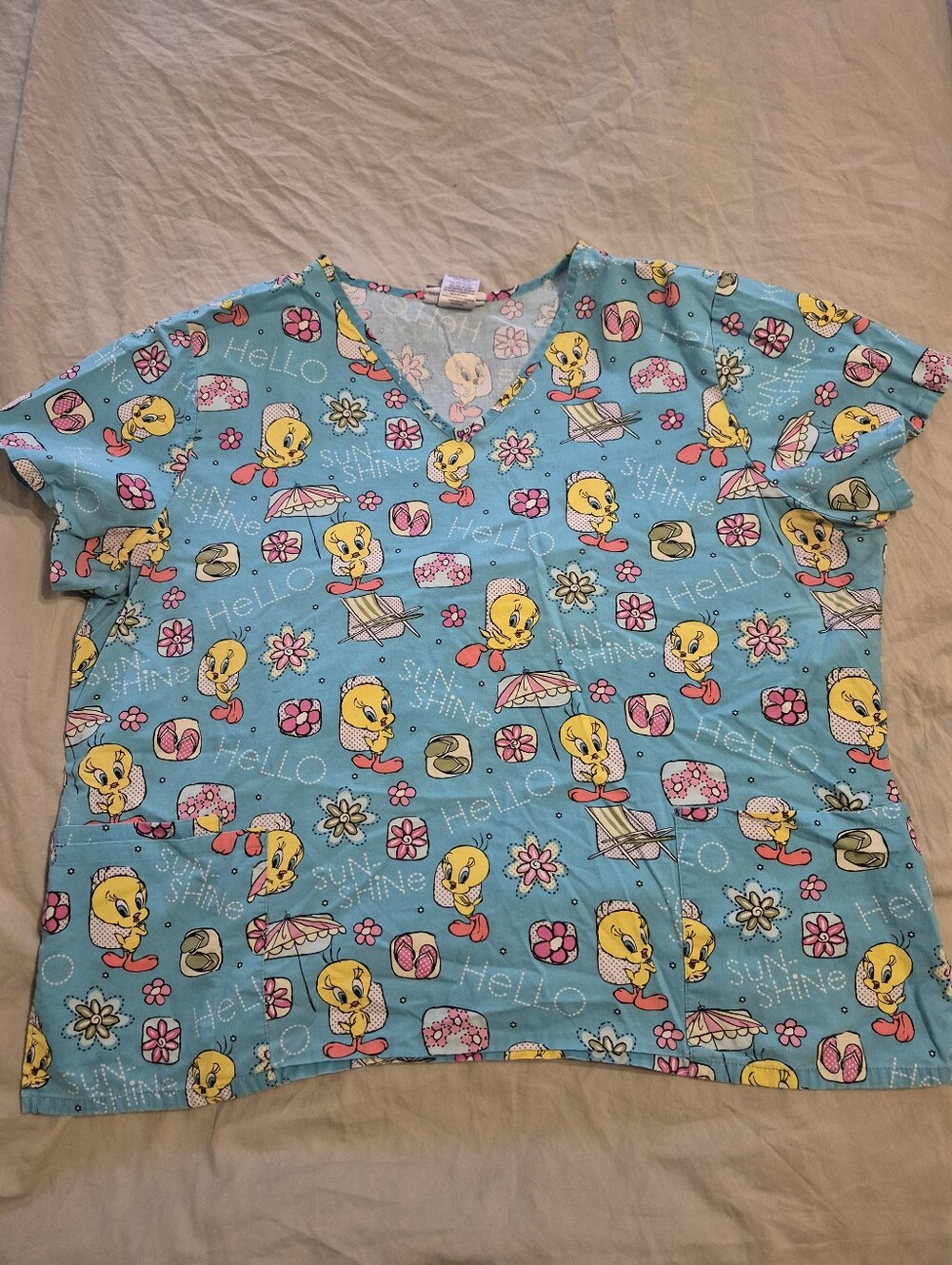 2XL Warner Bros. Tweety Women's Scrub Top